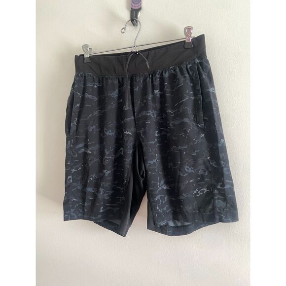 Lululemon T.H.E. Short 9" *Linerless Grey/Black Camo SIZE MEDIUM - Picture 1 of 5
